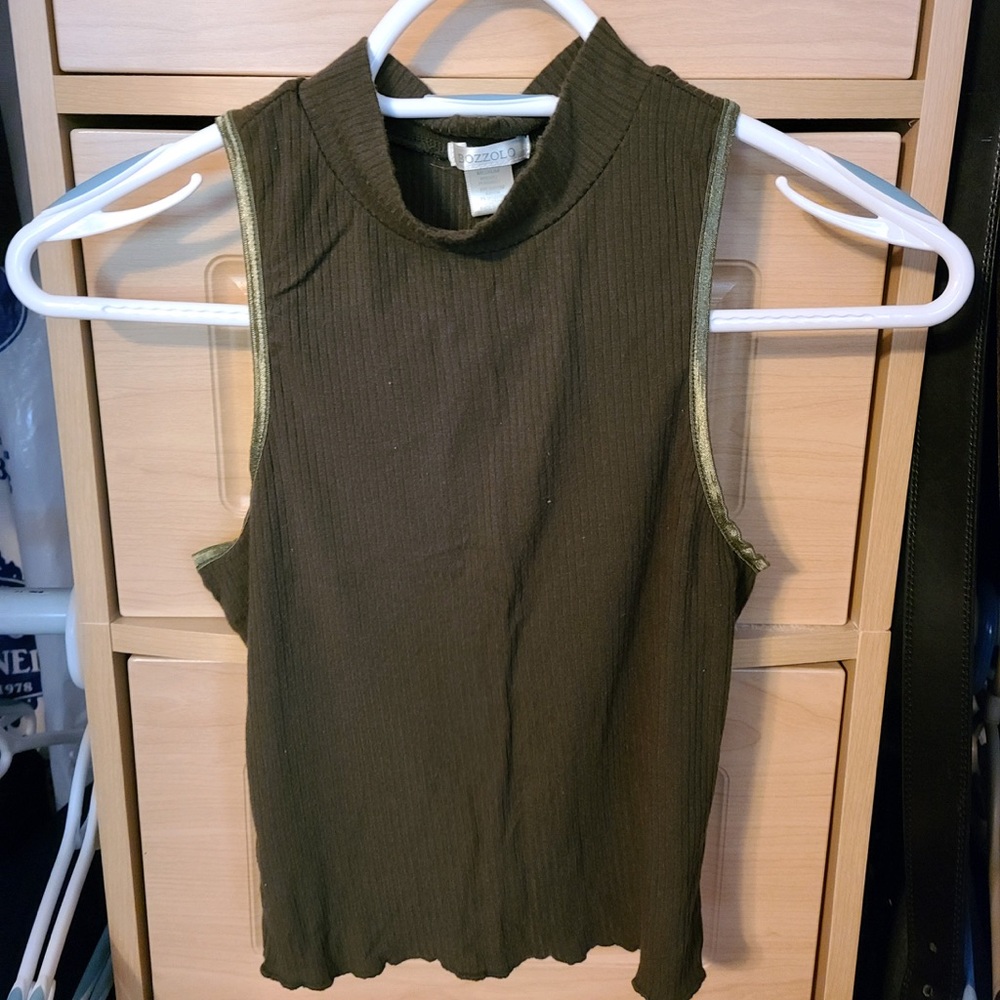 cropped sleeveless tank